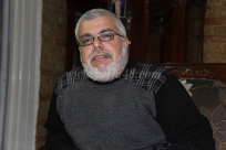 بالفيديو: لقاء خاص مع الحاج أحمد المغربي بعد اعتداء الشرطة عليه وعلى افراد اسرته